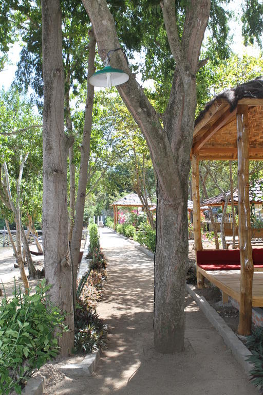 Waecicu Beach Inn Labuan Bajo Exterior foto